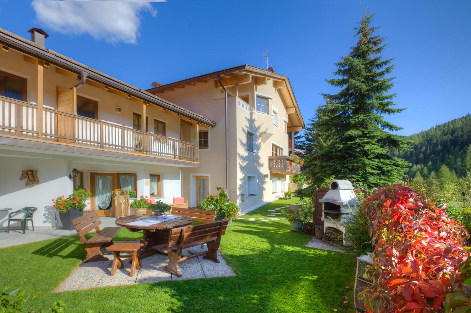 Residence Ciasa Planat San Cassiano  Exteriér fotografie