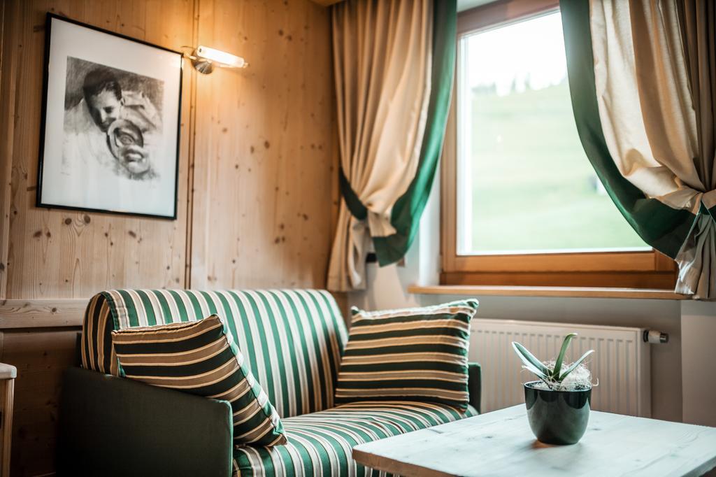 Residence Ciasa Planat San Cassiano  Exteriér fotografie