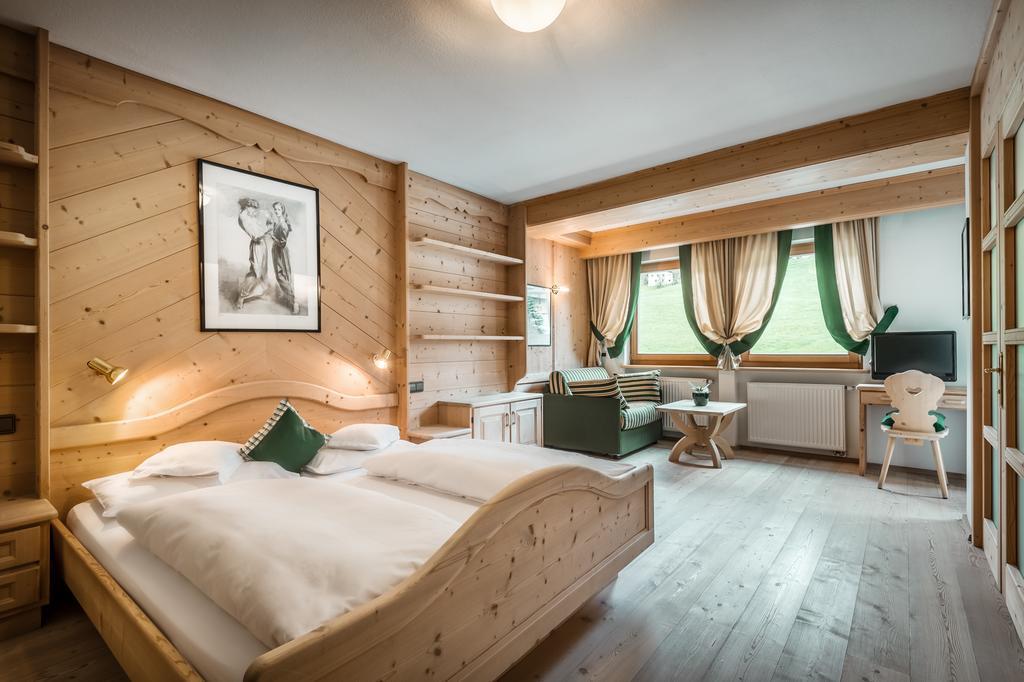 Residence Ciasa Planat San Cassiano  Exteriér fotografie