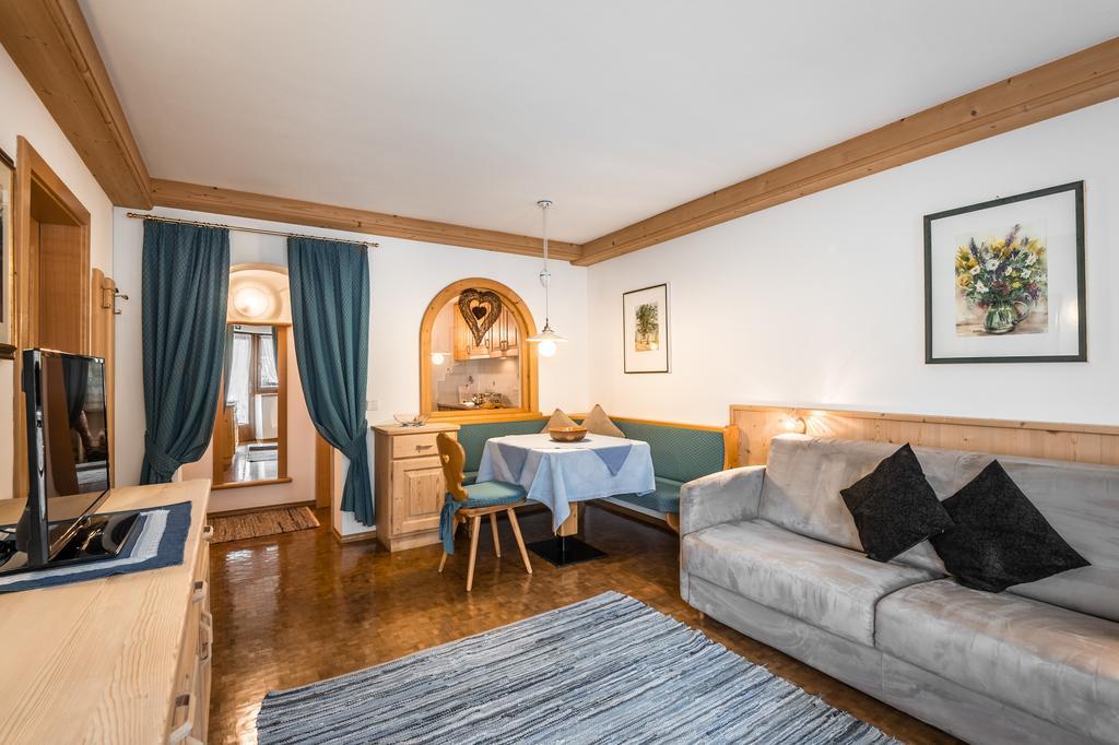 Residence Ciasa Planat San Cassiano  Exteriér fotografie